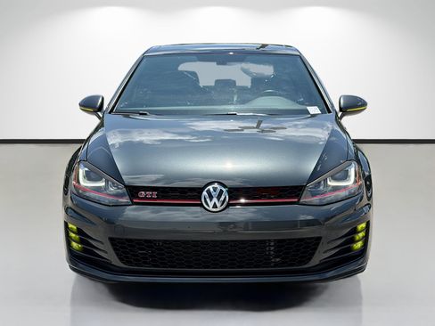 Used 2017 Volkswagen GTI SE FWD image 8