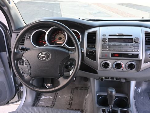 Used 2010 Toyota Tacoma 4x4 Access Cab V6 image 19