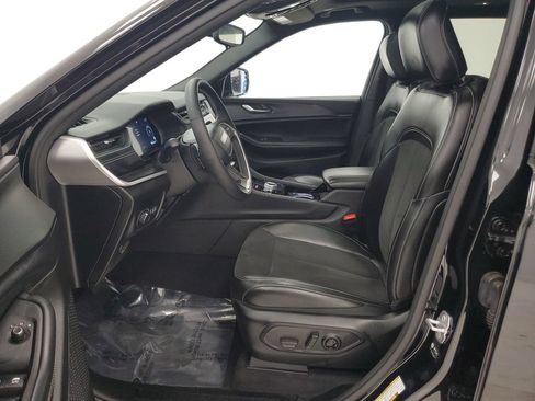 Used 2023 Jeep Grand Cherokee L Laredo AWD/4WD image 11