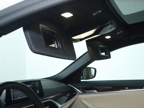 Used 2020 BMW 530i xDrive w/ Premium Package image 19