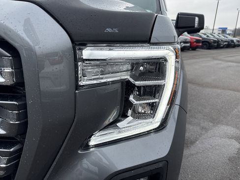 Used 2021 GMC Sierra 1500 AT4 w/ AT4 Premium Package image 10