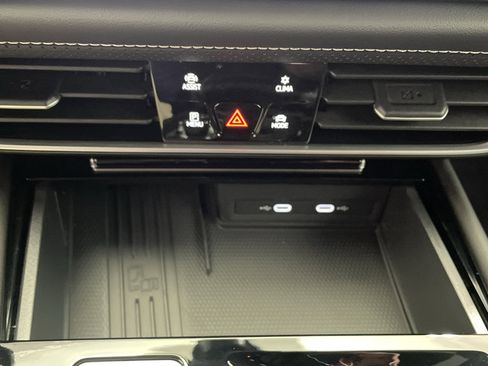 New 2026 Volkswagen Atlas Cross Sport SE image 24