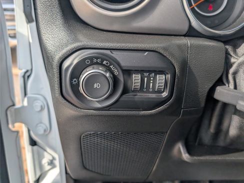 Used 2020 Jeep Wrangler Sport image 21