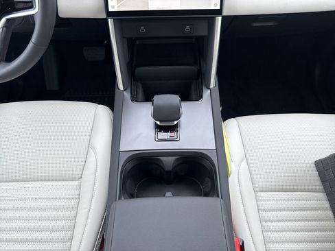 New 2024 Land Rover Discovery Sport S image 23