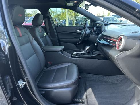 Used 2024 Chevrolet Trax RS w/ Sunroof Package FWD image 14