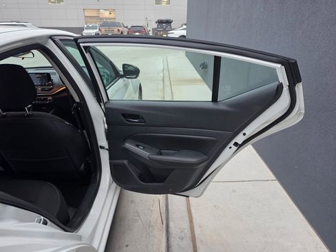 Used 2025 Nissan Altima 2.5 SV FWD image 13