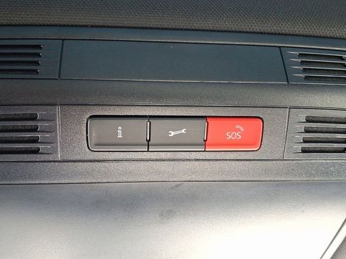 Used 2022 Volkswagen Tiguan SE R-Line image 29