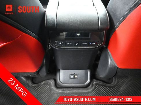 Used 2021 Toyota Highlander XSE AWD/4WD image 27