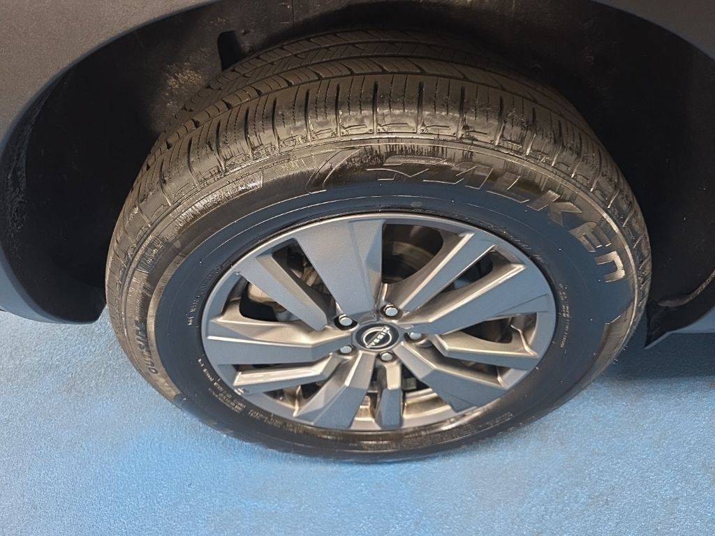 Used 2025 Nissan Pathfinder SV FWD image 6