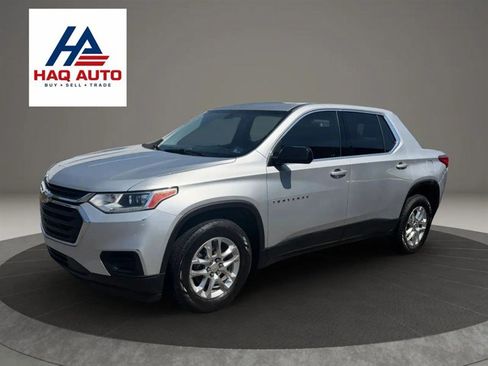 Used 2020 Chevrolet Traverse LS FWD image 1