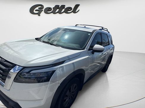 Certified 2023 Nissan Pathfinder SV w/ SV Premium Package image 14