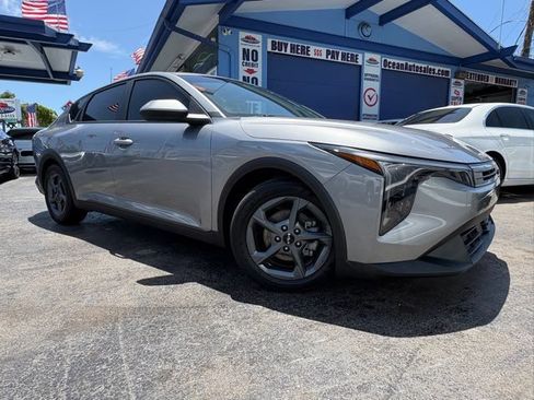 Used 2025 Kia K4 FWD image 2