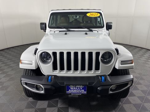 Used 2023 Jeep Wrangler Unlimited Sahara AWD/4WD image 10
