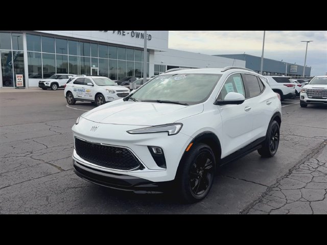 Certified 2024 Buick Encore GX Sport Touring w/ Comfort Package FWD image 4