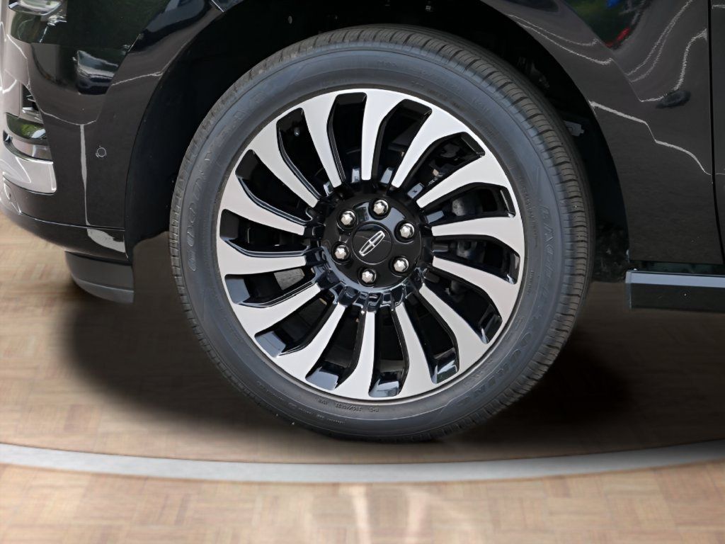 Used 2024 Lincoln Navigator Black Label AWD/4WD image 9