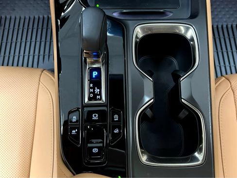 Certified 2025 Lexus NX 350 AWD w/ Accessory Package (2T) image 32
