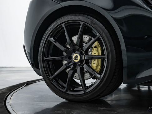 Used 2025 Lotus Emira RWD image 90
