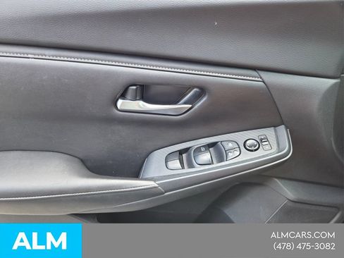 Used 2024 Nissan Sentra SV FWD image 25