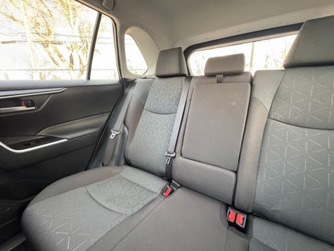 Used 2025 Toyota RAV4 XLE image 38