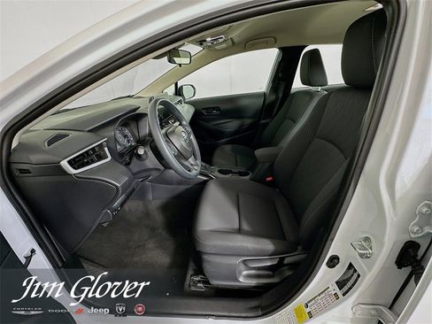 Used 2025 Toyota Corolla LE image 23