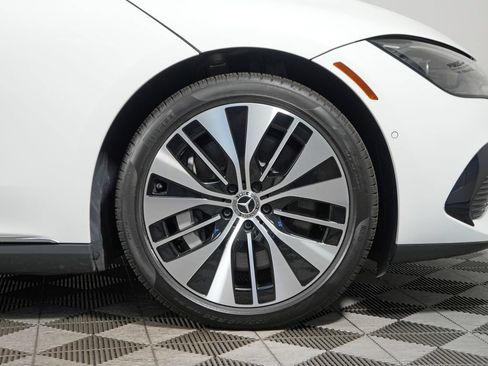 Used 2023 Mercedes-Benz EQE 500 4MATIC Sedan w/ Pinnacle Trim Package image 12