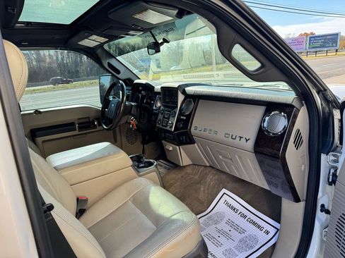 Used 2014 Ford F250 Platinum w/ FX4 Off-Road Package image 28