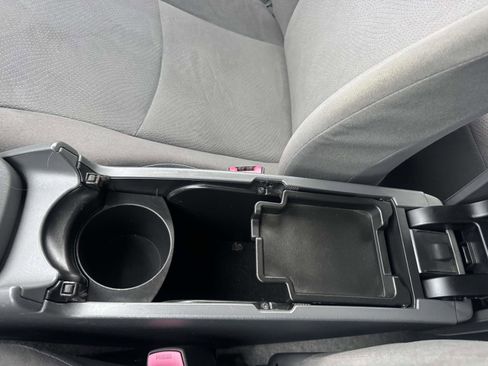 Used 2011 Toyota Prius Three image 37
