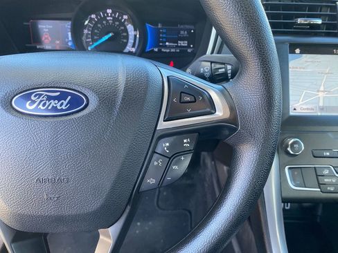 Used 2019 Ford Fusion SE image 17