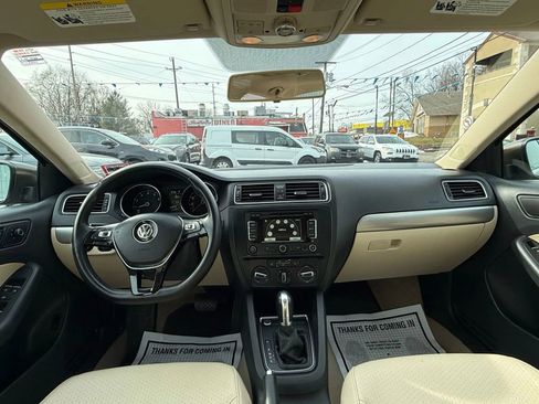 Used 2015 Volkswagen Jetta SE image 40