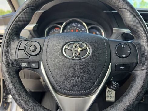 Used 2015 Toyota Corolla LE FWD image 19