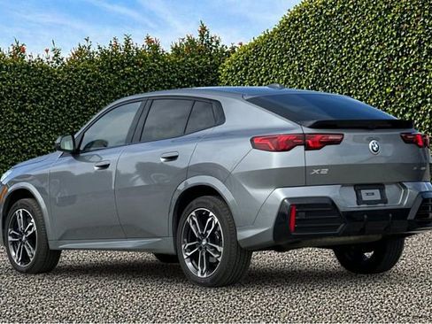Used 2025 BMW X2 xDrive28i w/ M Sport Package AWD/4WD image 6