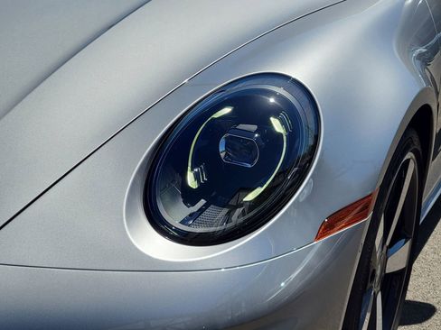 Used 2025 Porsche 911 Carrera RWD image 32