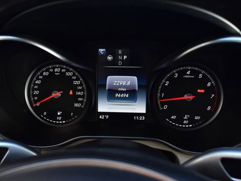 Used 2017 Mercedes-Benz GLC 300 4MATIC image 29