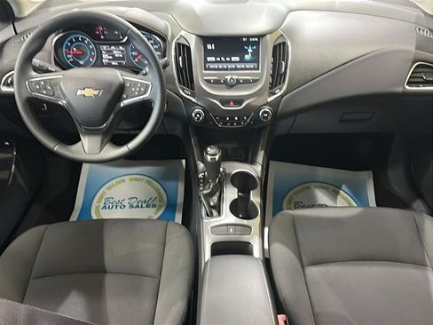 Used 2016 Chevrolet Cruze LT w/ Convenience Package FWD image 13