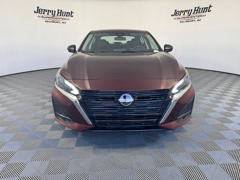 Used 2025 Nissan Altima 2.5 SV FWD image 5
