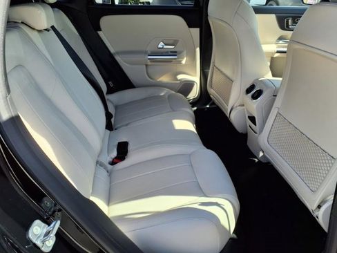 New 2025 Mercedes-Benz GLA 250 4MATIC image 19