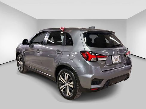 Used 2023 Mitsubishi Outlander Sport ES image 3