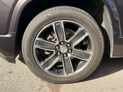 Used 2017 GMC Acadia Denali w/ Technology Package image 41