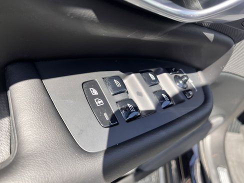 Certified 2024 Volvo XC90 B5 Core image 8