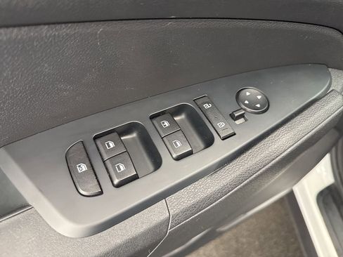 Used 2025 Kia Sportage LX image 34