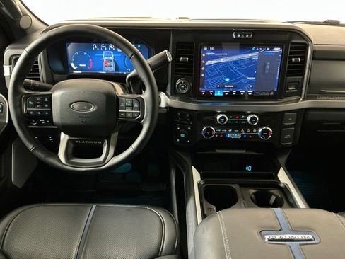 Used 2025 Ford F250 Platinum AWD/4WD image 9