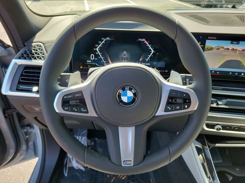 New 2026 BMW X5 xDrive40i w/ M Sport Package AWD/4WD image 22