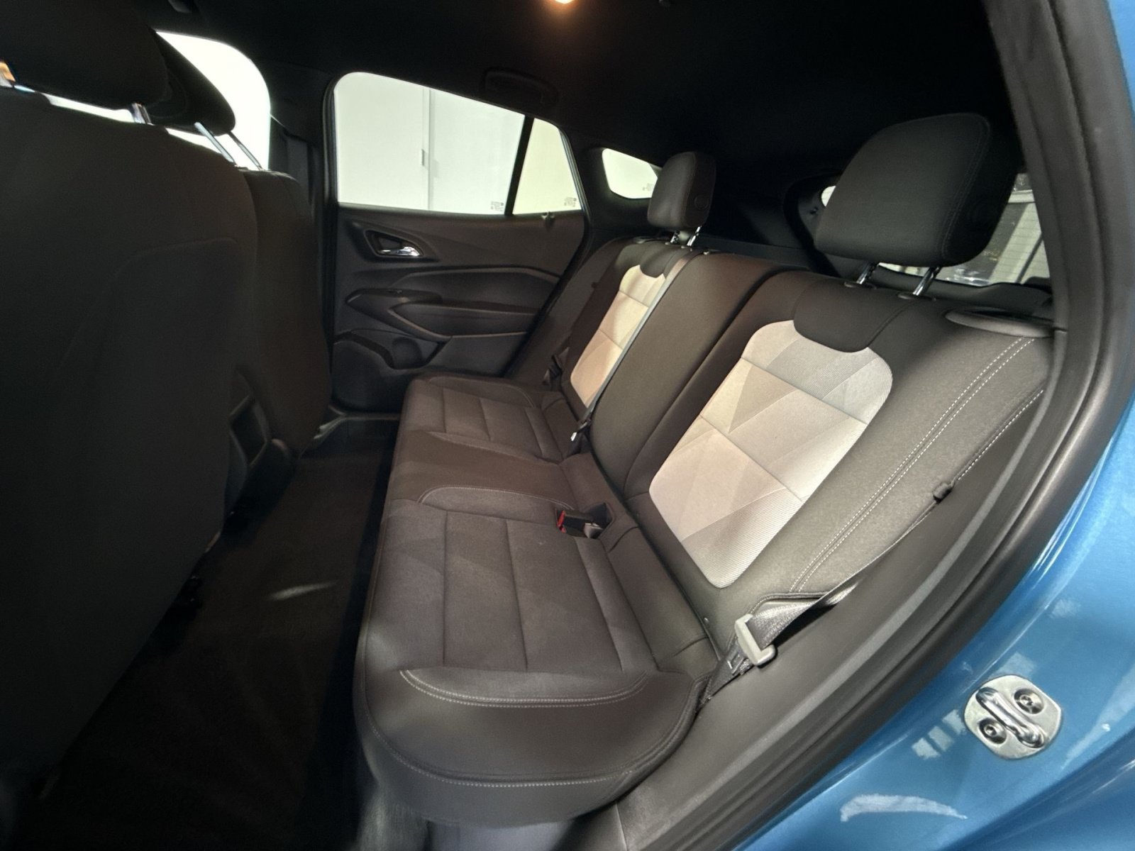 Used 2025 Chevrolet Trax RS w/ Driver Confidence Package FWD image 25