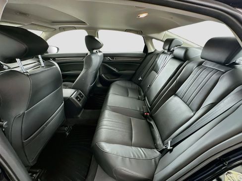 Used 2018 Honda Accord Touring image 29