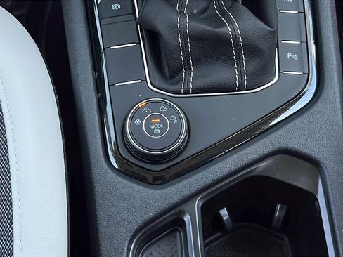 New 2026 Volkswagen Taos SE image 23