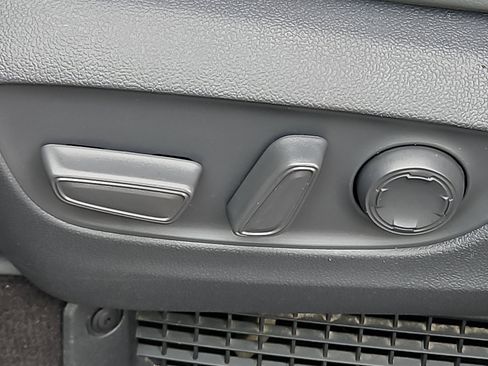 Used 2021 Toyota Sienna XLE image 26