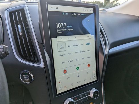 Used 2024 Ford Edge SEL image 17