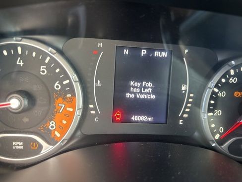 Used 2016 Jeep Renegade Latitude w/ Popular Equipment Group image 24