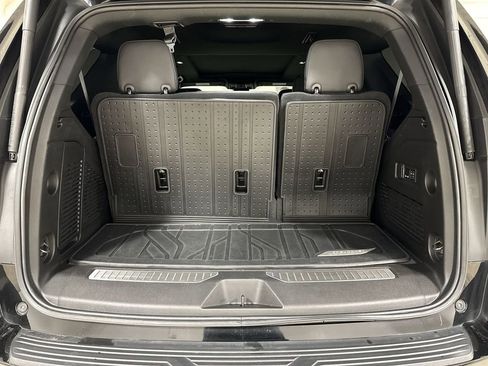 Used 2023 Chevrolet Tahoe Z71 w/ Luxury Package image 24