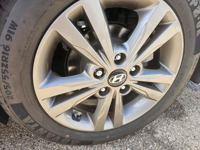 Used 2018 Hyundai Elantra Value Edition FWD image 13